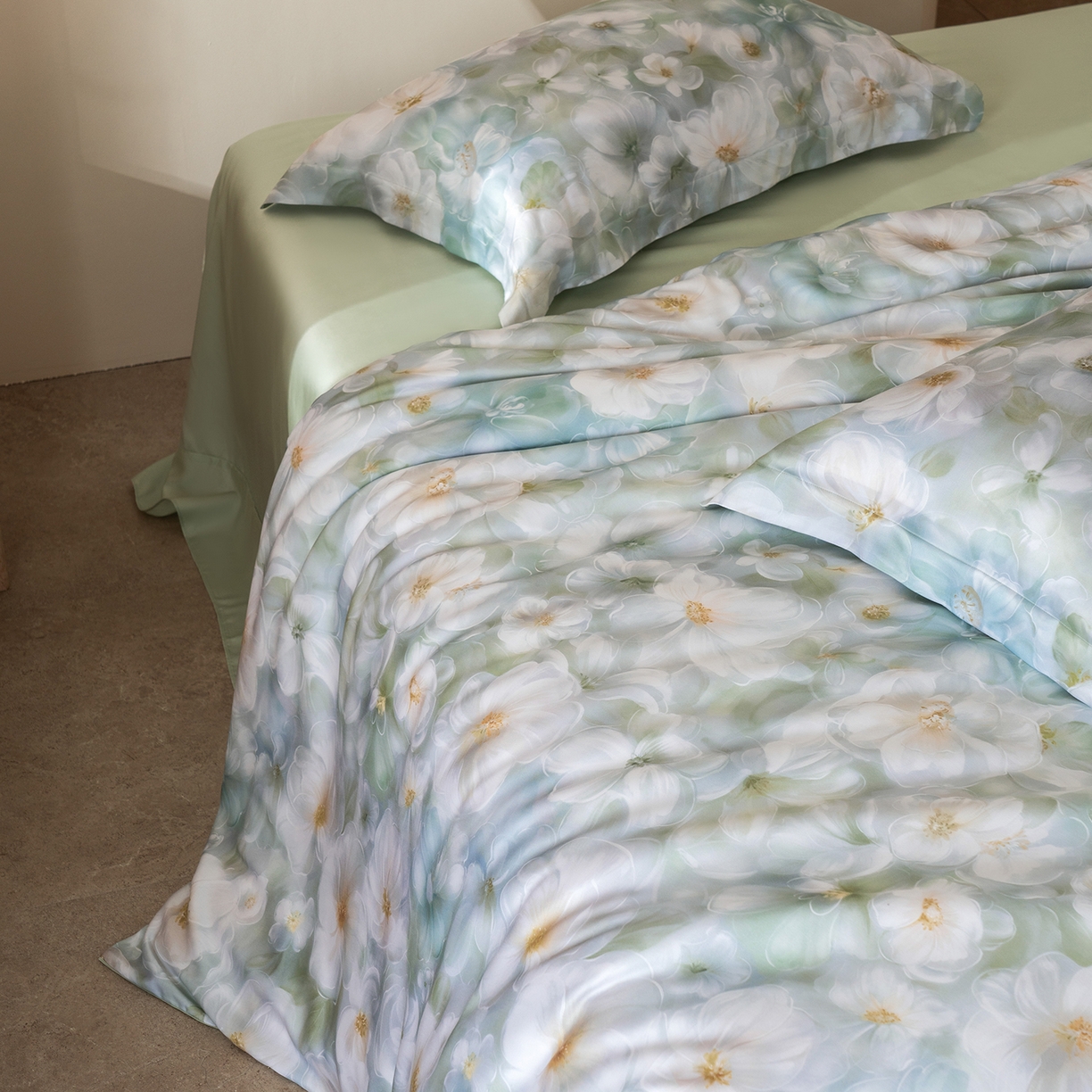 91家纺网 家纺一手货源 找家纺 佳汐蓝家纺 2026新款春夏天丝数码印花（挂边款）四件套 华俞-绿