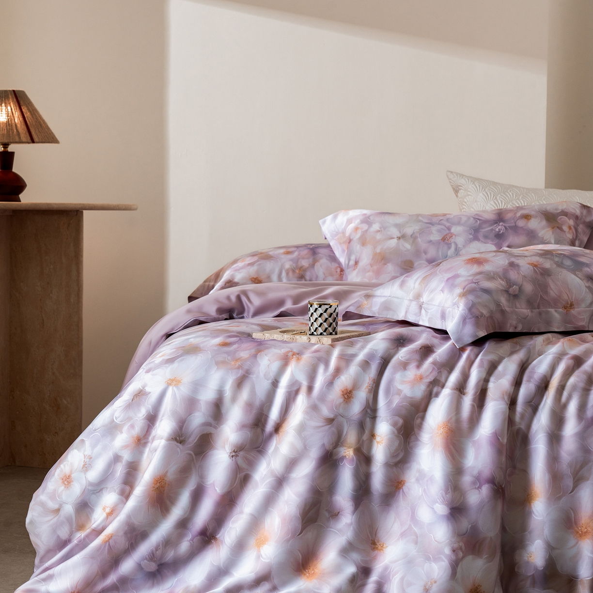 91家纺网 家纺一手货源 找家纺 佳汐蓝家纺 2026新款春夏天丝数码印花（挂边款）四件套 华俞-紫