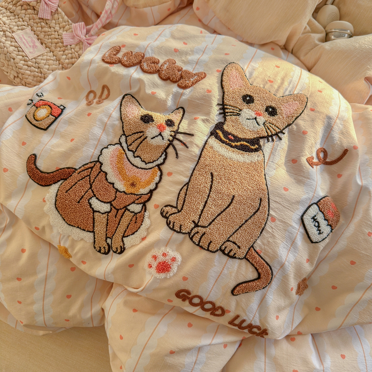 91家纺网 家纺一手货源 找家纺 王朝国际 2026爆款棉纱毛巾绣四件套 猫猫豹豹