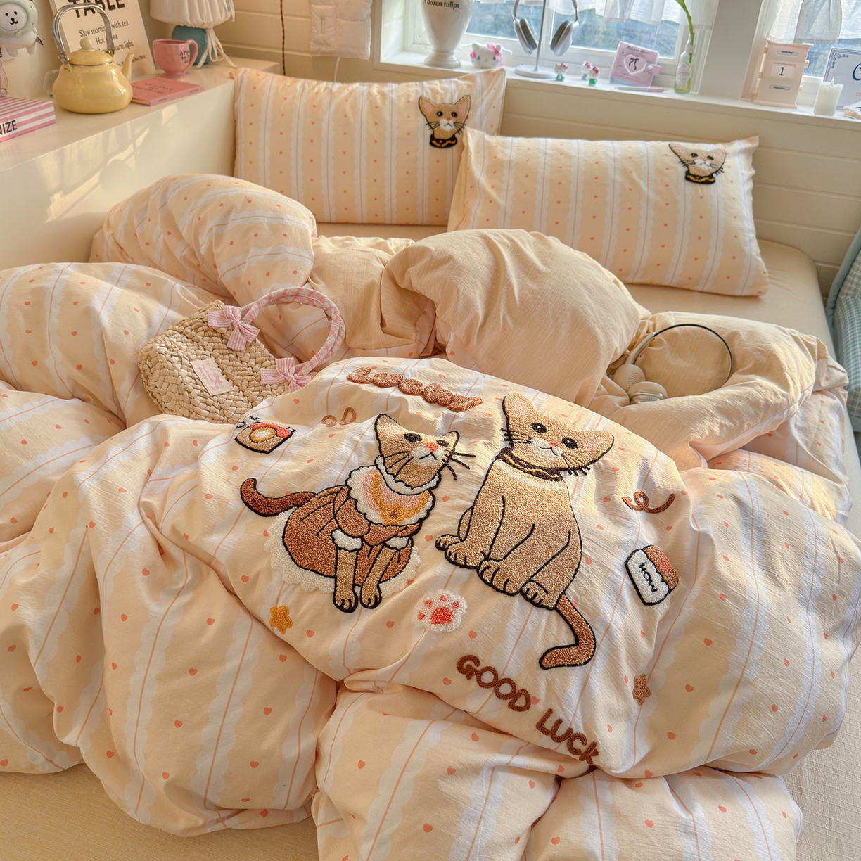 91家纺网 家纺一手货源 找家纺 王朝国际 2026爆款棉纱毛巾绣四件套 猫猫豹豹