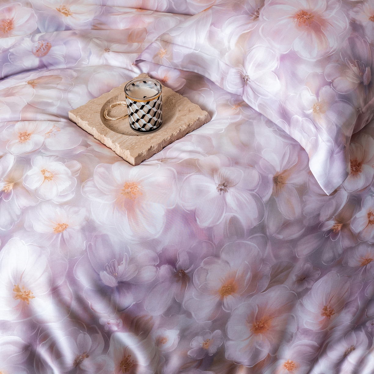 91家纺网 家纺一手货源 找家纺 佳汐蓝家纺 2026新款春夏天丝数码印花（挂边款）四件套 华俞-紫