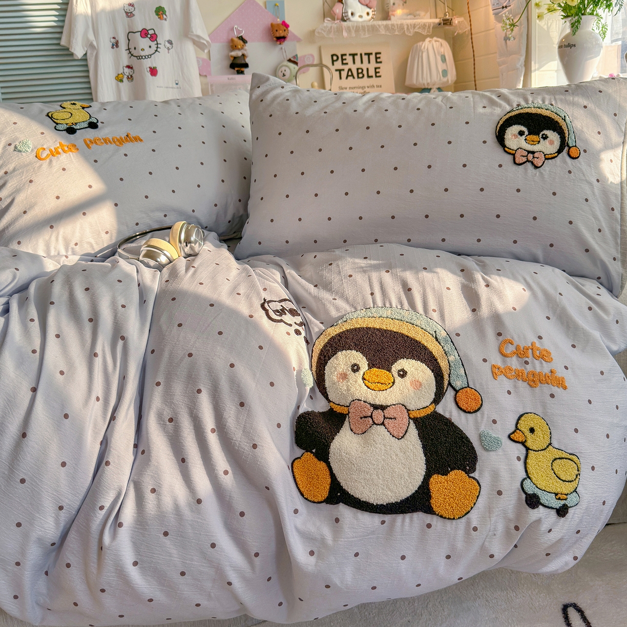 91家纺网 家纺一手货源 找家纺 王朝国际 2026爆款棉纱毛巾绣四件套 企鹅鸭