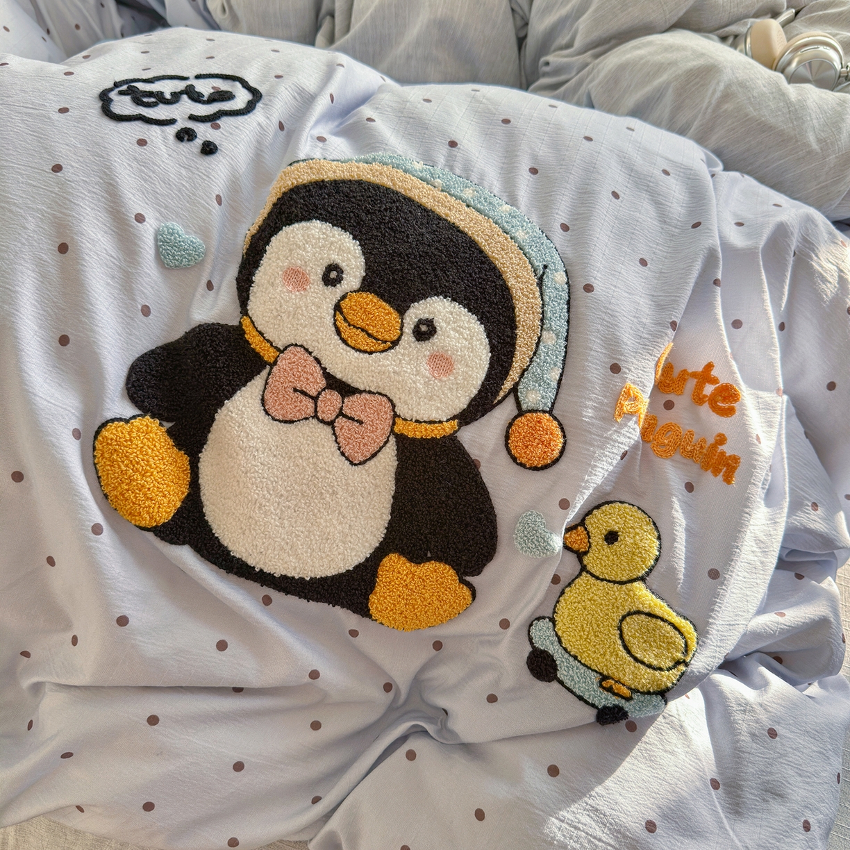 91家纺网 家纺一手货源 找家纺 王朝国际 2026爆款棉纱毛巾绣四件套 企鹅鸭