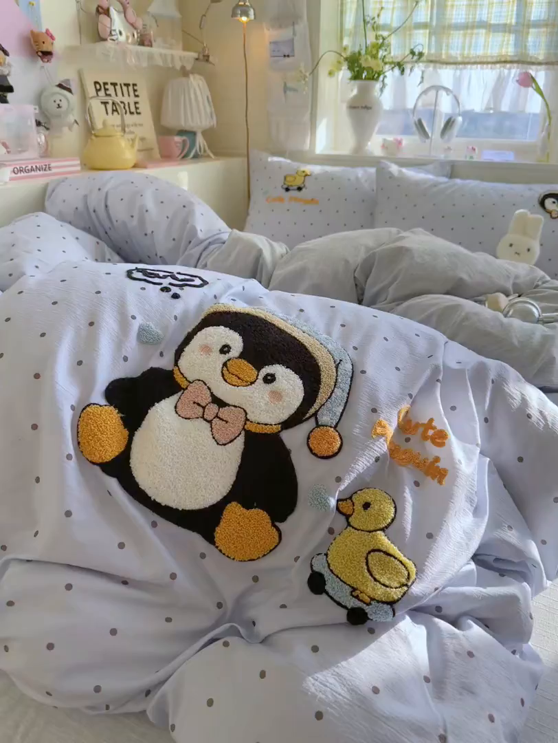 91家纺网 家纺一手货源 找家纺 王朝国际 2026爆款棉纱毛巾绣四件套 企鹅鸭