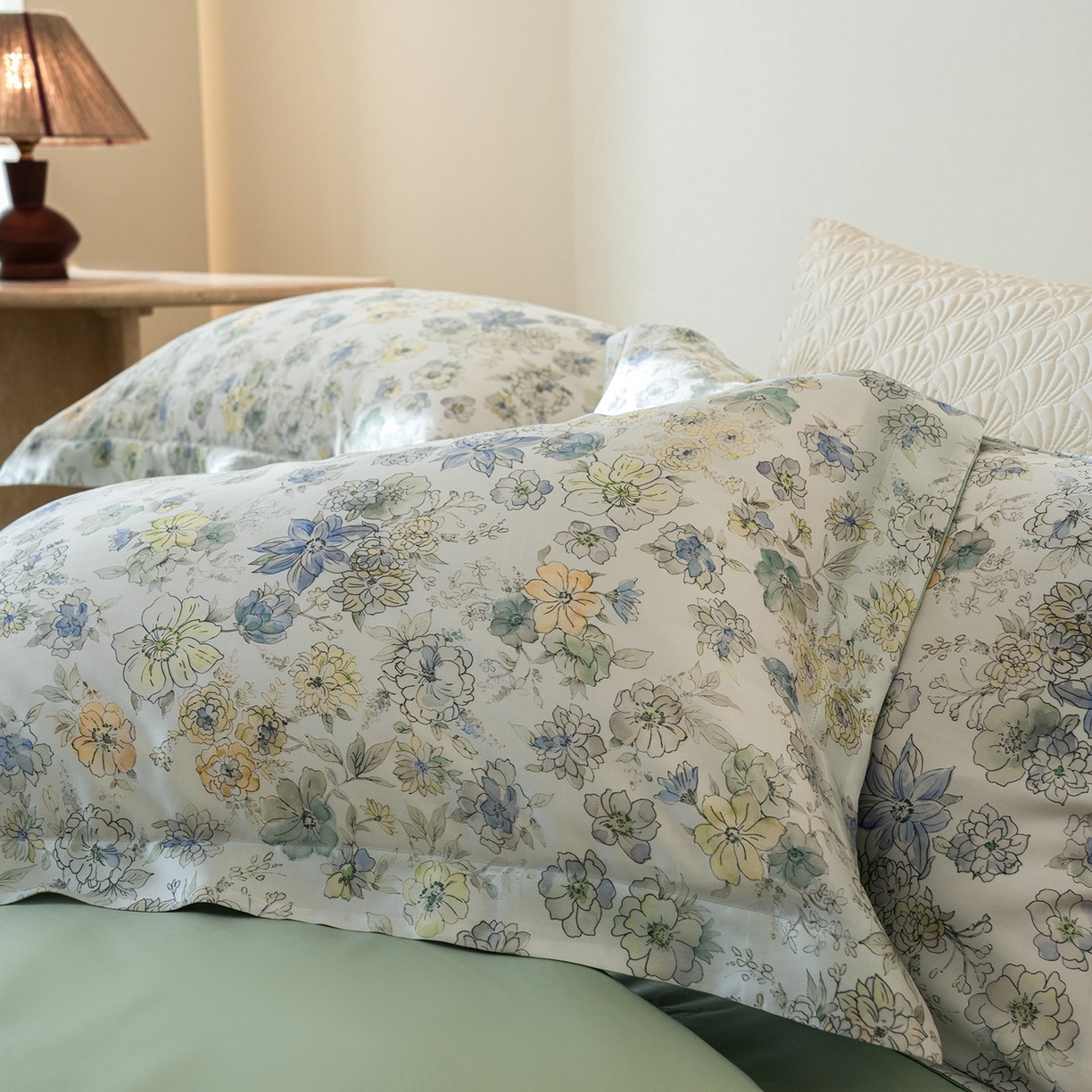 91家纺网 家纺一手货源 找家纺 佳汐蓝家纺 2026新款春夏天丝数码印花（挂边款）四件套 梦园-绿