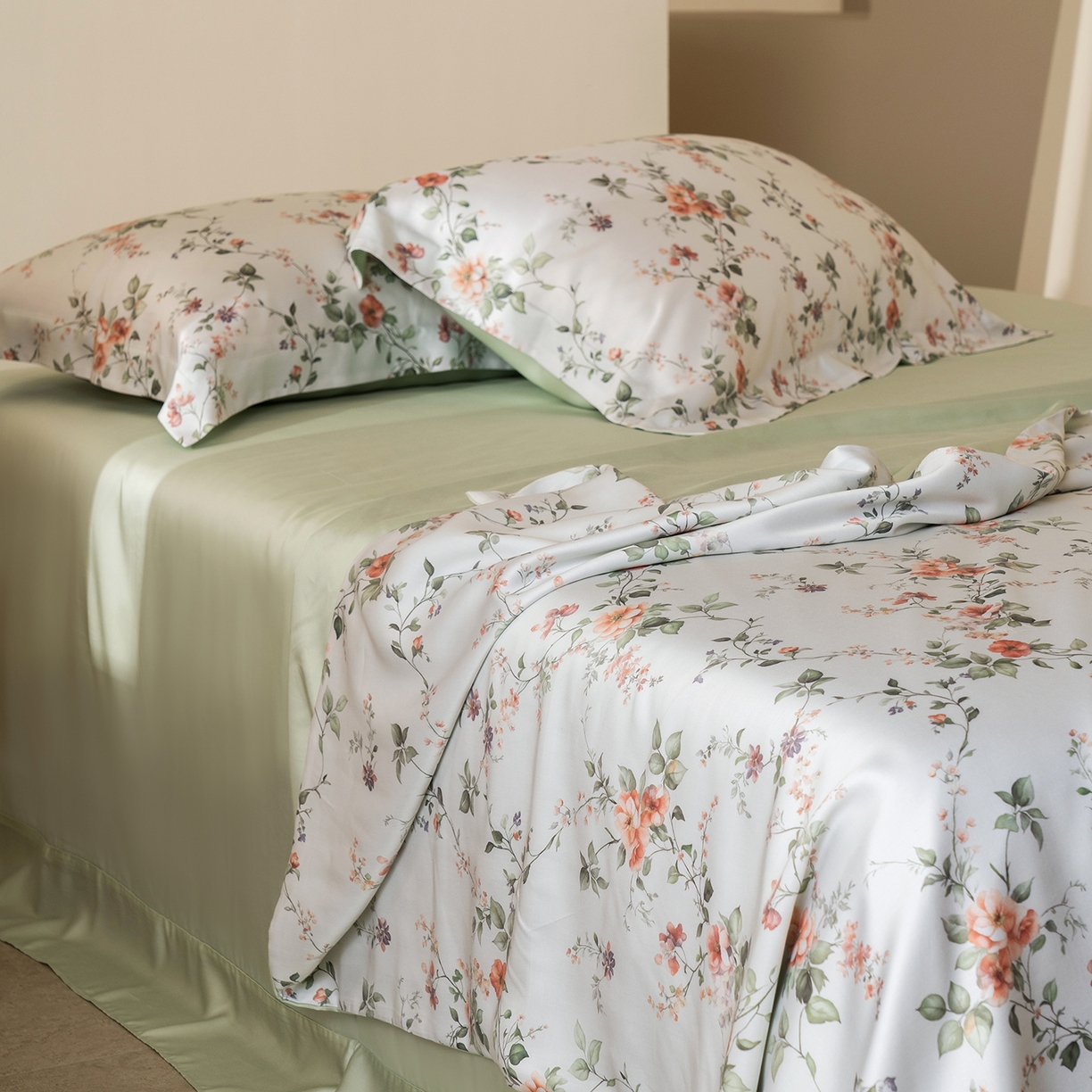 91家纺网 家纺一手货源 找家纺 佳汐蓝家纺 2026新款春夏天丝数码印花（挂边款）四件套 绮梦眠-绿