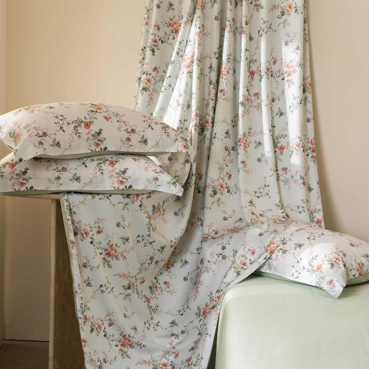 91家纺网 家纺一手货源 找家纺 佳汐蓝家纺 2026新款春夏天丝数码印花（挂边款）四件套 绮梦眠-绿