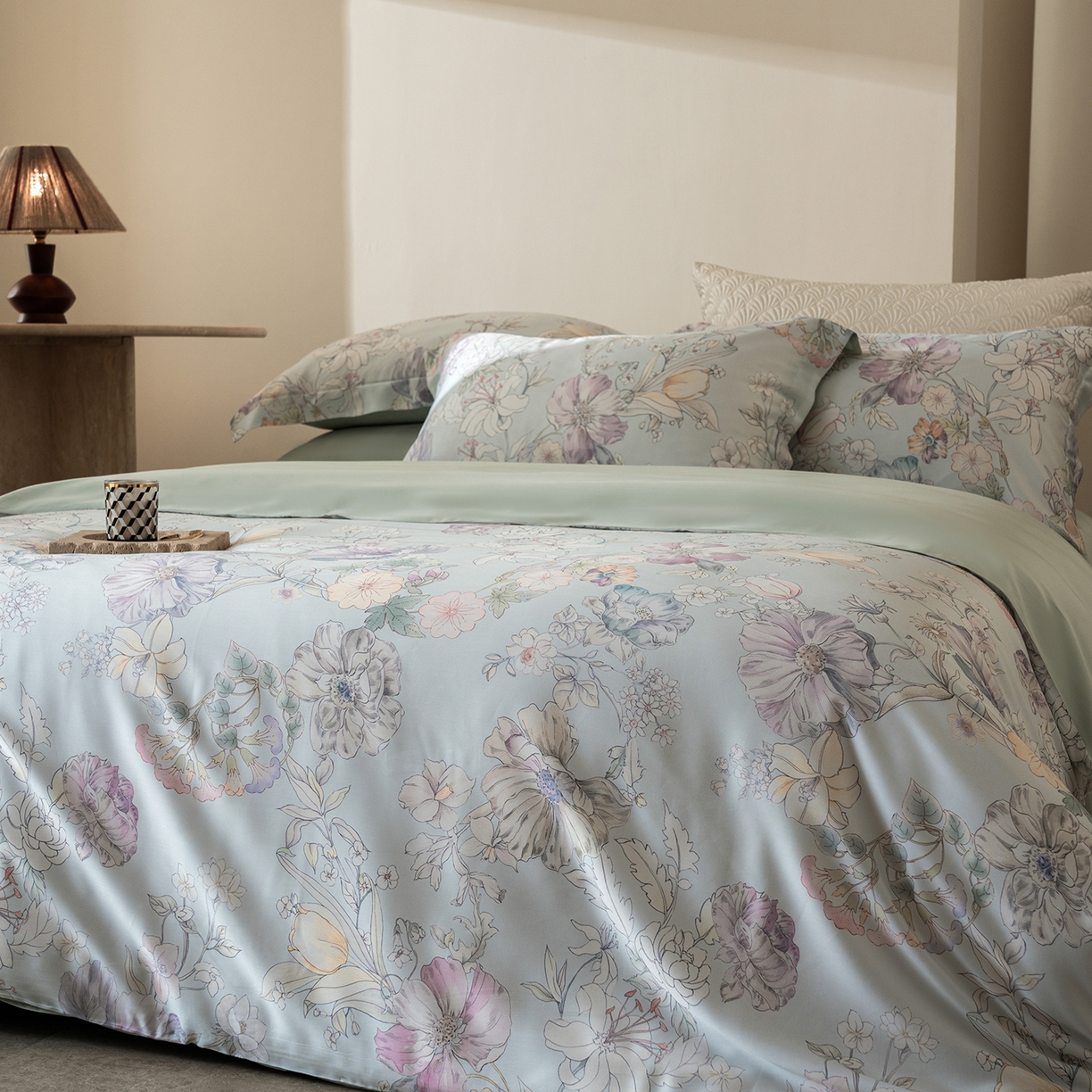 91家纺网 家纺一手货源 找家纺 佳汐蓝家纺 2026新款春夏天丝数码印花（挂边款）四件套 茹艺-兰