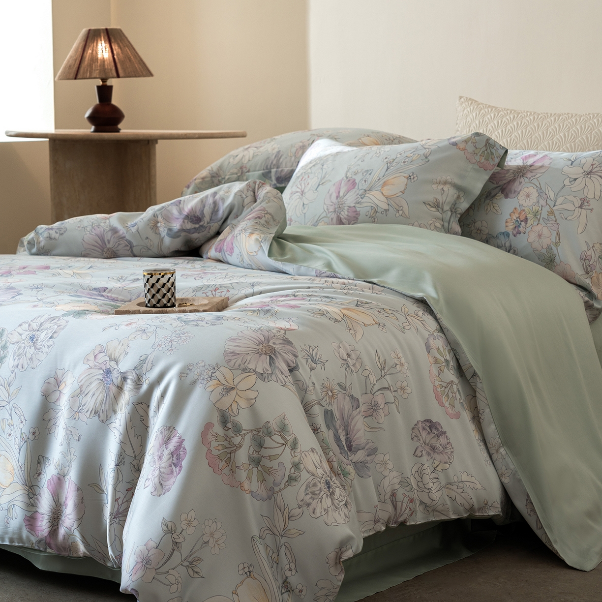 91家纺网 家纺一手货源 找家纺 佳汐蓝家纺 2026新款春夏天丝数码印花（挂边款）四件套 茹艺-兰