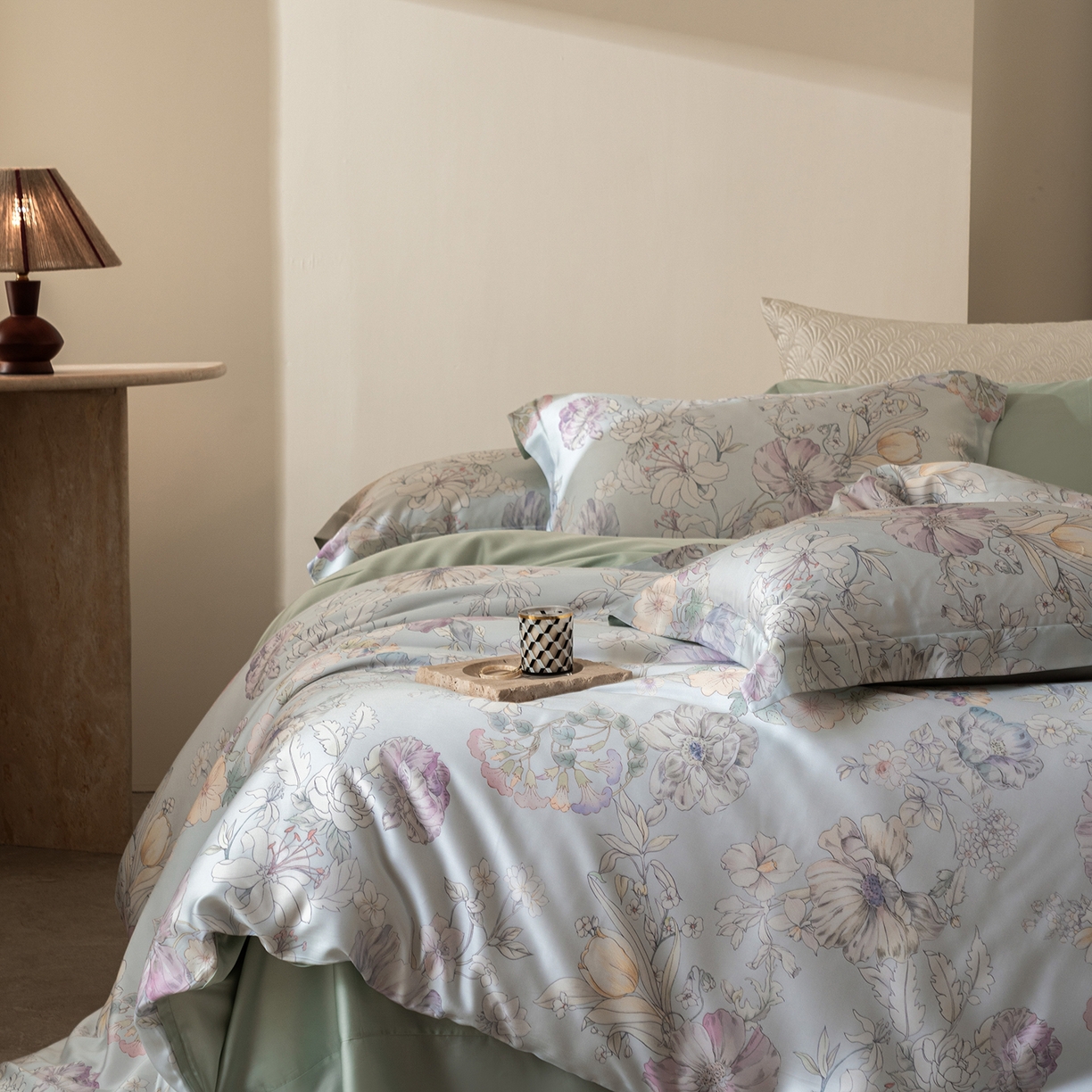 91家纺网 家纺一手货源 找家纺 佳汐蓝家纺 2026新款春夏天丝数码印花（挂边款）四件套 茹艺-兰