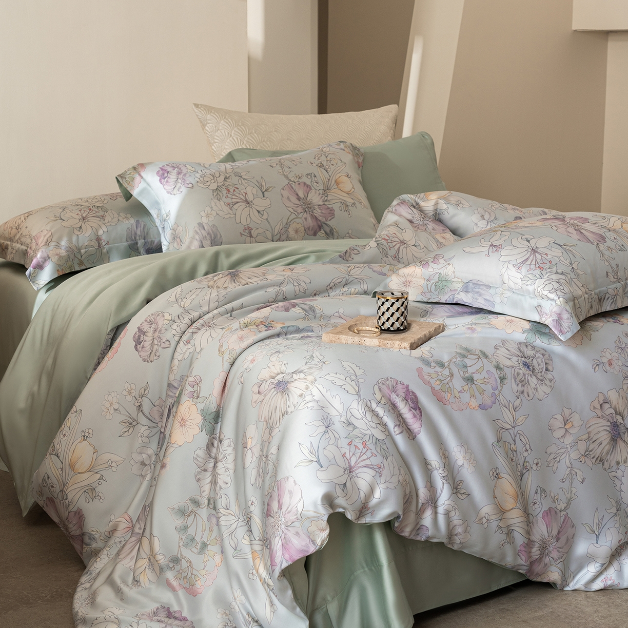 91家纺网 家纺一手货源 找家纺 佳汐蓝家纺 2026新款春夏天丝数码印花（挂边款）四件套 茹艺-兰