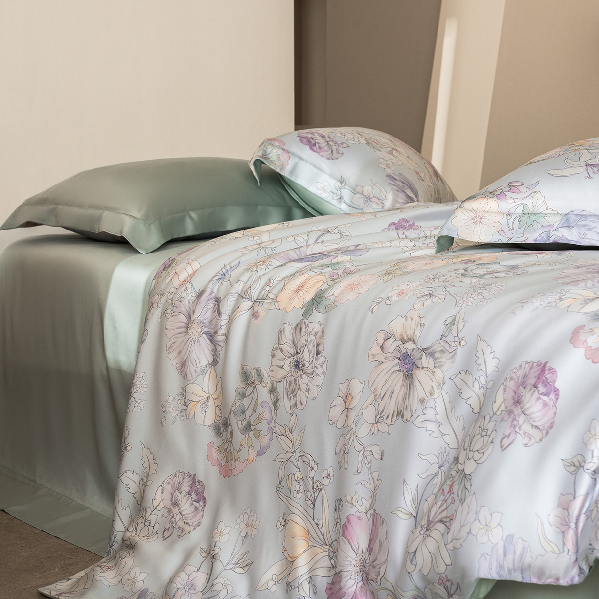 91家纺网 家纺一手货源 找家纺 佳汐蓝家纺 2026新款春夏天丝数码印花（挂边款）四件套 茹艺-兰