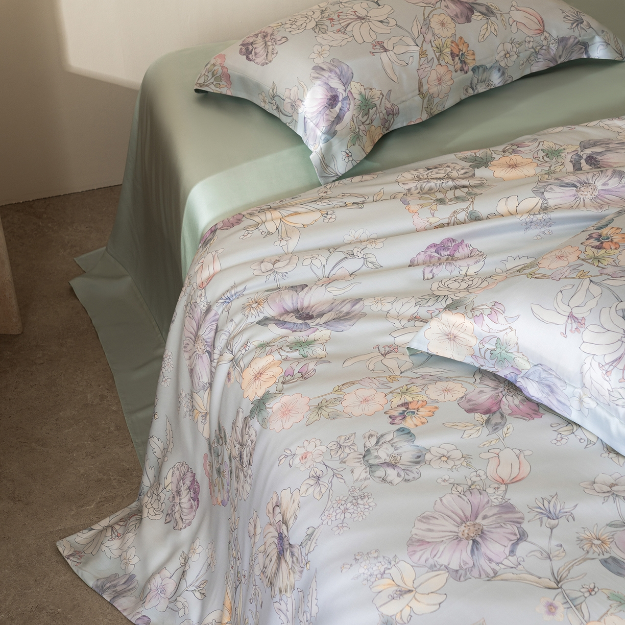 91家纺网 家纺一手货源 找家纺 佳汐蓝家纺 2026新款春夏天丝数码印花（挂边款）四件套 茹艺-兰