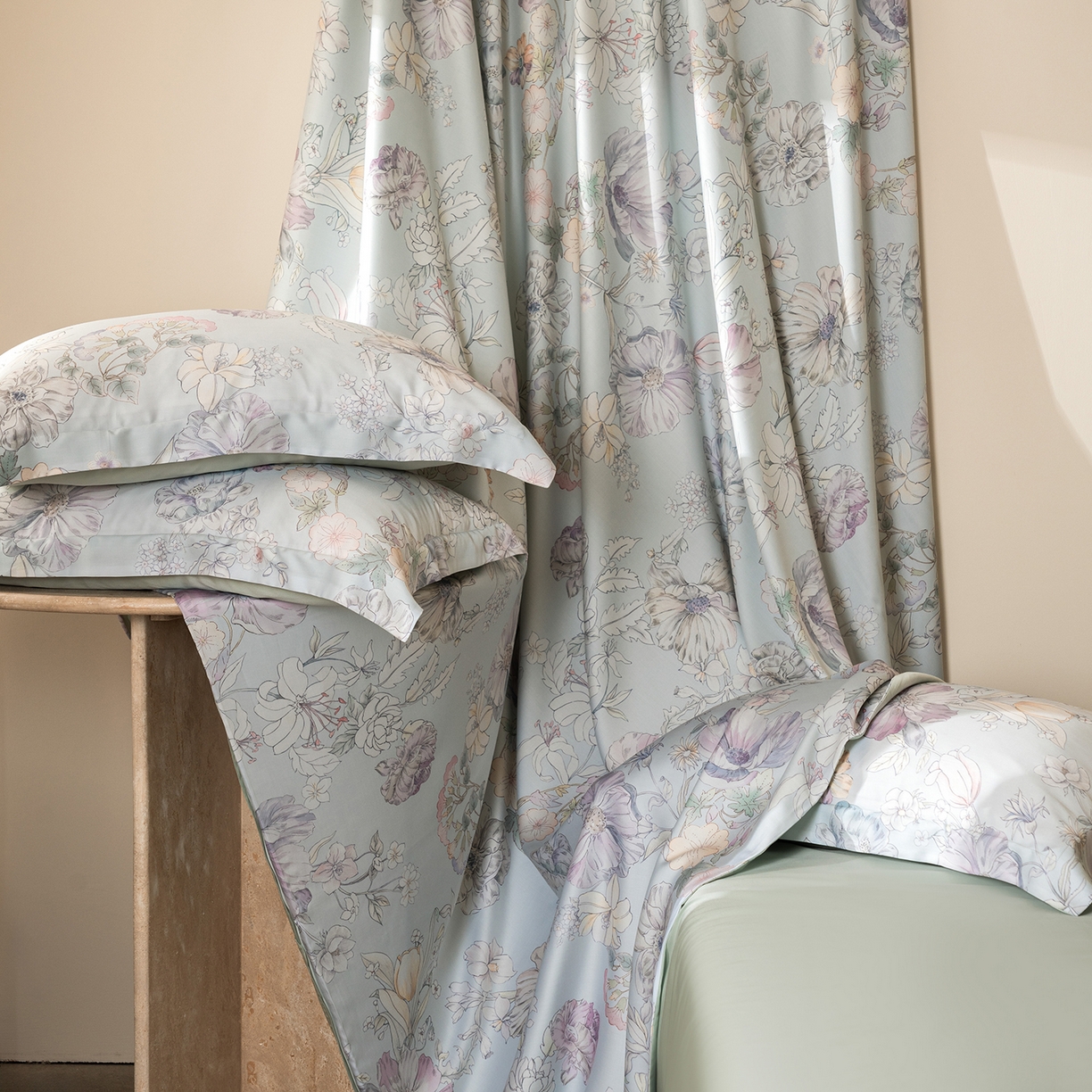 91家纺网 家纺一手货源 找家纺 佳汐蓝家纺 2026新款春夏天丝数码印花（挂边款）四件套 茹艺-兰