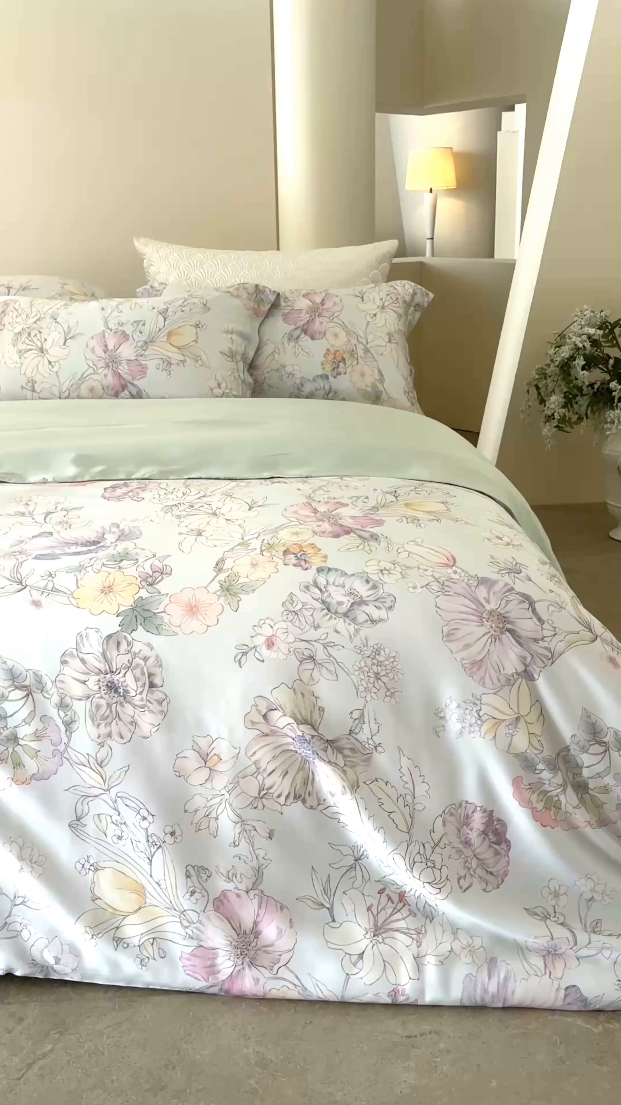 91家纺网 家纺一手货源 找家纺 佳汐蓝家纺 2026新款春夏天丝数码印花（挂边款）四件套 茹艺-兰