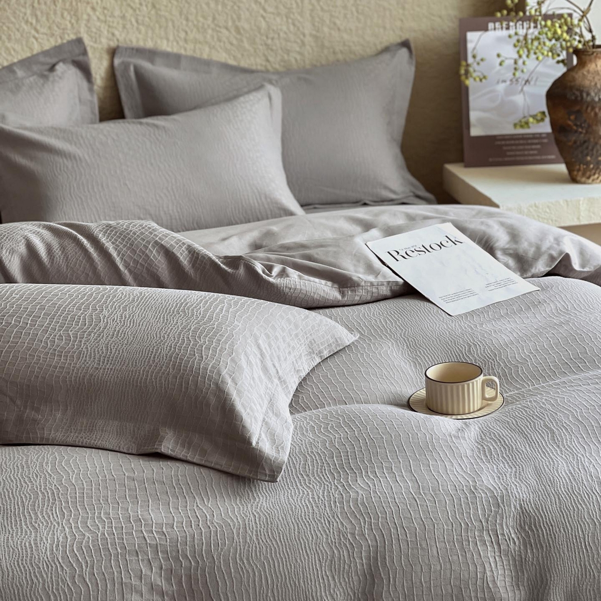 91家纺网 家纺一手货源 找家纺 帅露家纺 2026新款A类全棉纯棉亮面浮雕提花四件套 石烁-太空灰