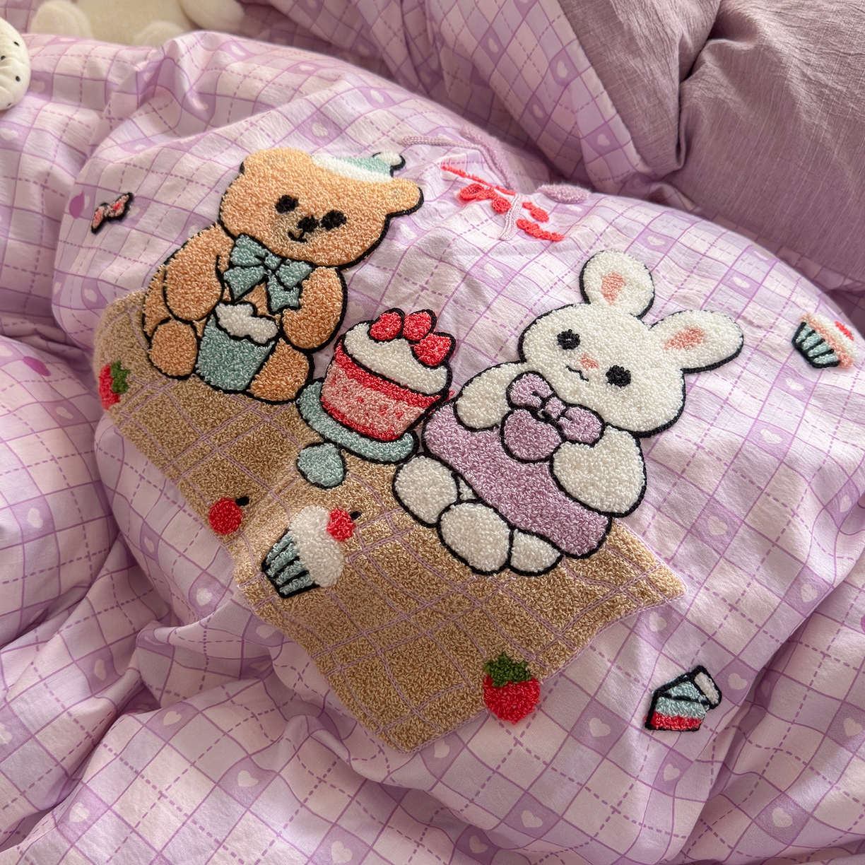 91家纺网 家纺一手货源 找家纺 王朝国际 2026爆款棉纱毛巾绣四件套 熊与兔