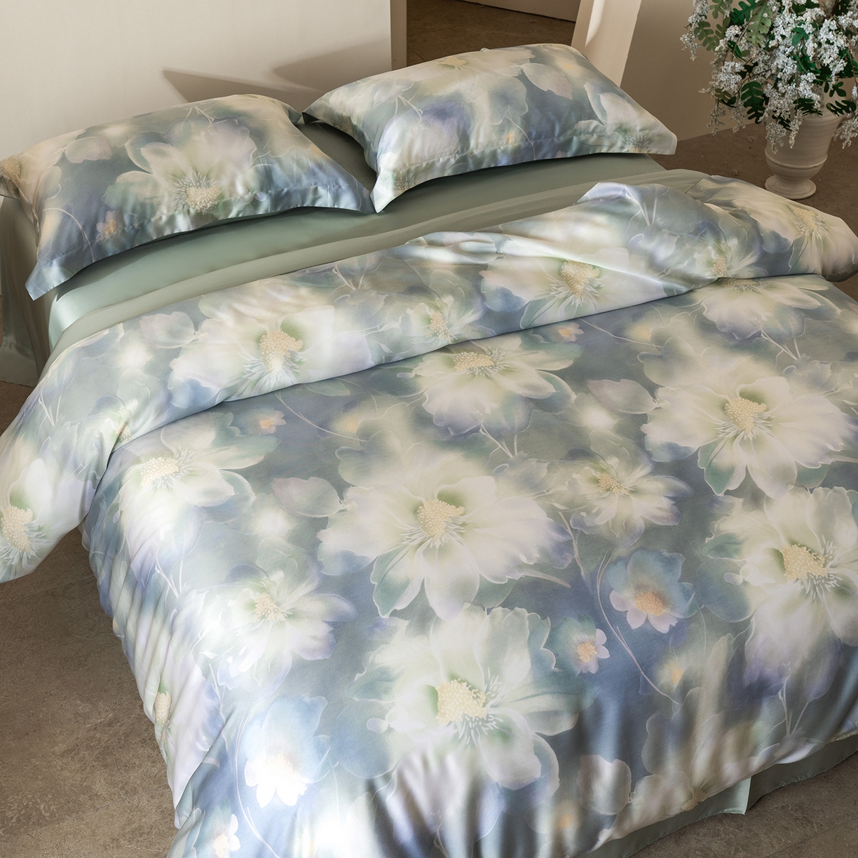 91家纺网 家纺一手货源 找家纺 佳汐蓝家纺 2026新款春夏天丝数码印花（挂边款）四件套 夏伊人