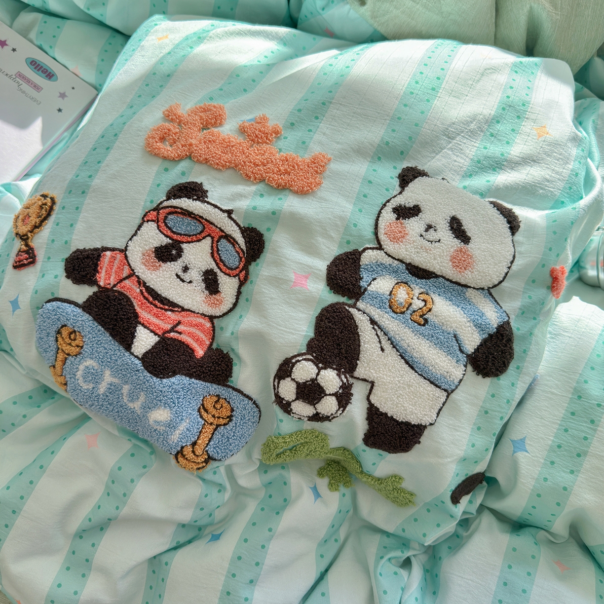 91家纺网 家纺一手货源 找家纺 王朝国际 2026爆款棉纱毛巾绣四件套 足球猫