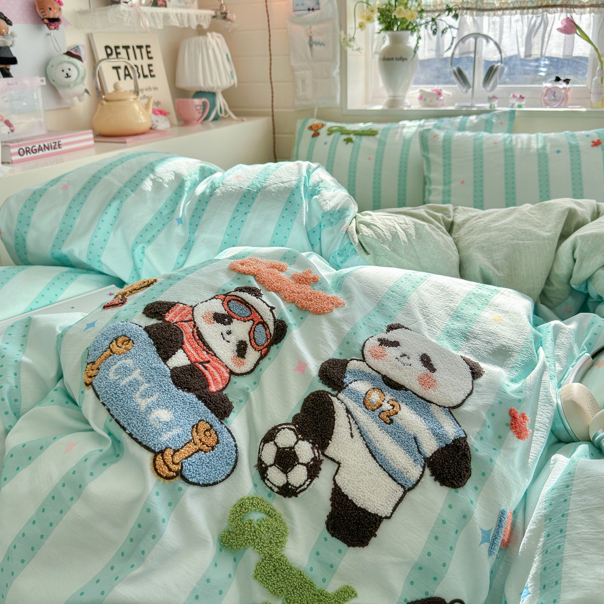 91家纺网 家纺一手货源 找家纺 王朝国际 2026爆款棉纱毛巾绣四件套 足球猫