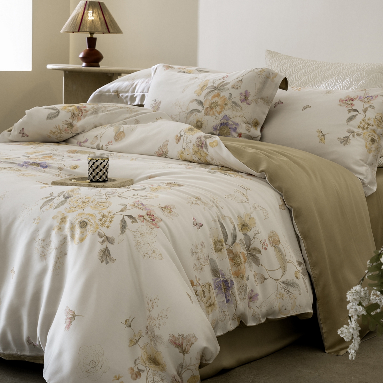 91家纺网 家纺一手货源 找家纺 佳汐蓝家纺 2026新款春夏天丝数码印花（挂边款）四件套 雨鑫-黄