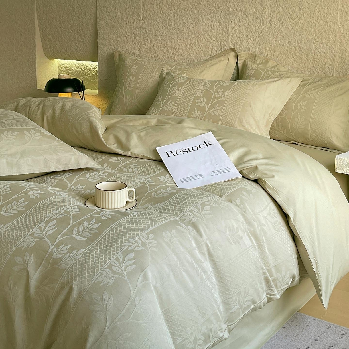 91家纺网 家纺一手货源 找家纺 帅露家纺 2026新款A类全棉纯棉亮面浮雕提花四件套 芊芊叶语-奶绿