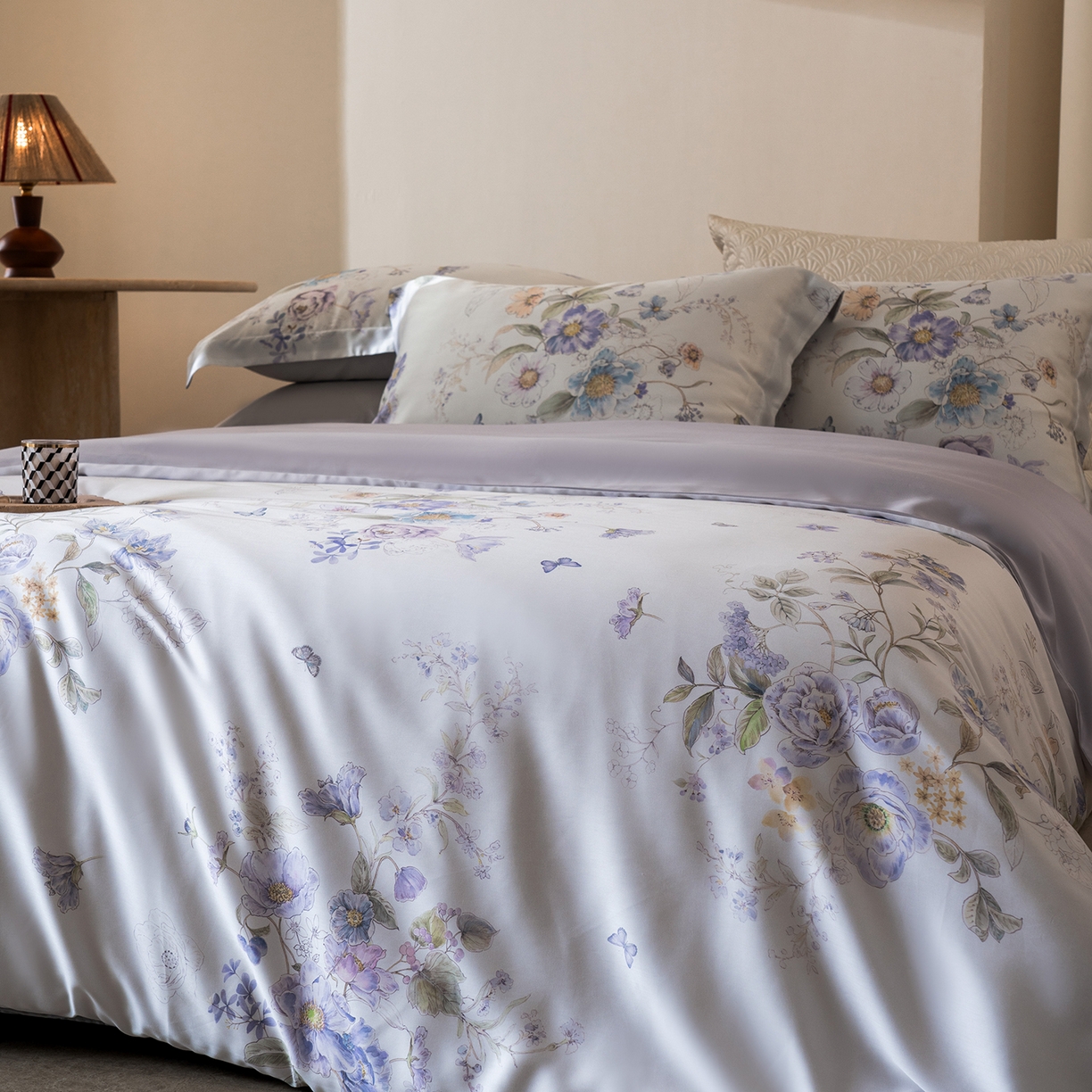 91家纺网 家纺一手货源 找家纺 佳汐蓝家纺 2026新款春夏天丝数码印花（挂边款）四件套 雨鑫-紫