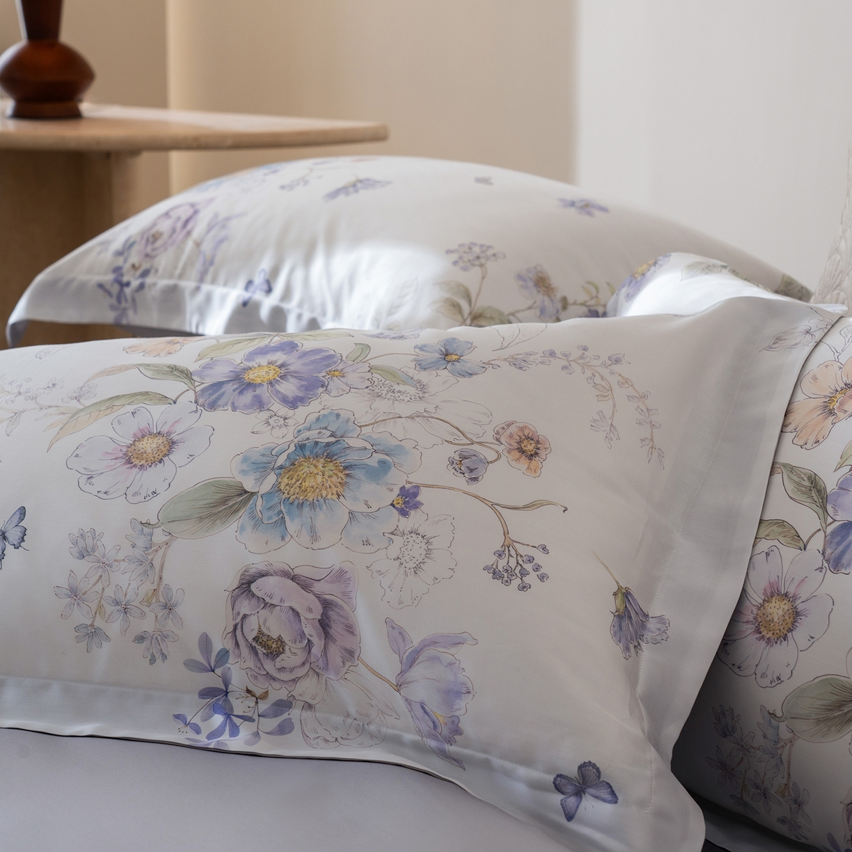 91家纺网 家纺一手货源 找家纺 佳汐蓝家纺 2026新款春夏天丝数码印花（挂边款）四件套 雨鑫-紫