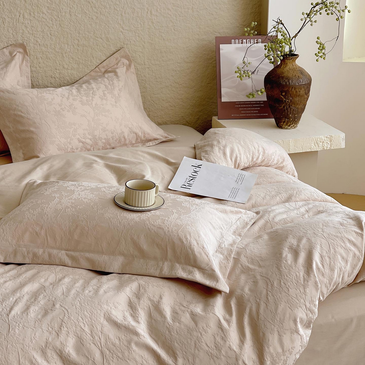 91家纺网 家纺一手货源 找家纺 帅露家纺 2026新款A类全棉纯棉亮面浮雕提花四件套 梦幻花园-米杏