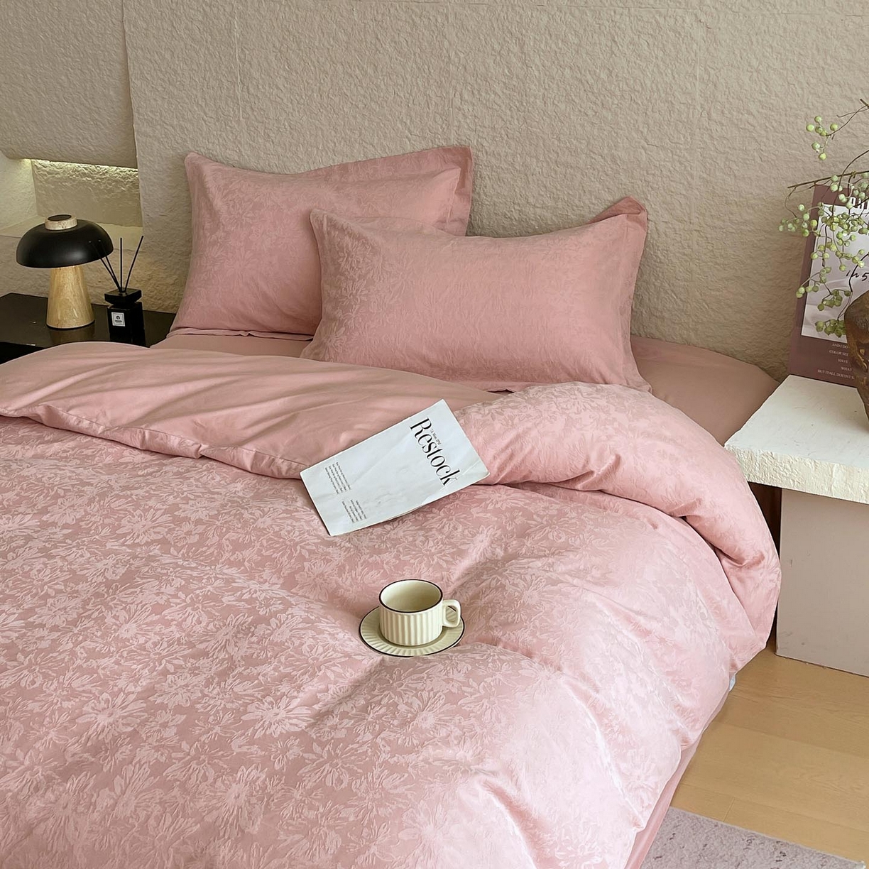 91家纺网 家纺一手货源 找家纺 帅露家纺 2026新款A类全棉纯棉亮面浮雕提花四件套 梵花绘-浓粉