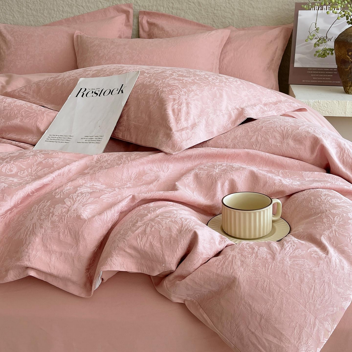 91家纺网 家纺一手货源 找家纺 帅露家纺 2026新款A类全棉纯棉亮面浮雕提花四件套 梵花绘-浓粉