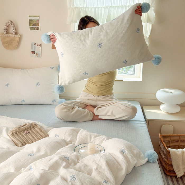 91家纺网 家纺一手货源 找家纺 木楌家居 2026年新款全棉纯棉皱皱纱四件套-云朵蝴蝶结系列 云朵蝴蝶结-奶雾蓝