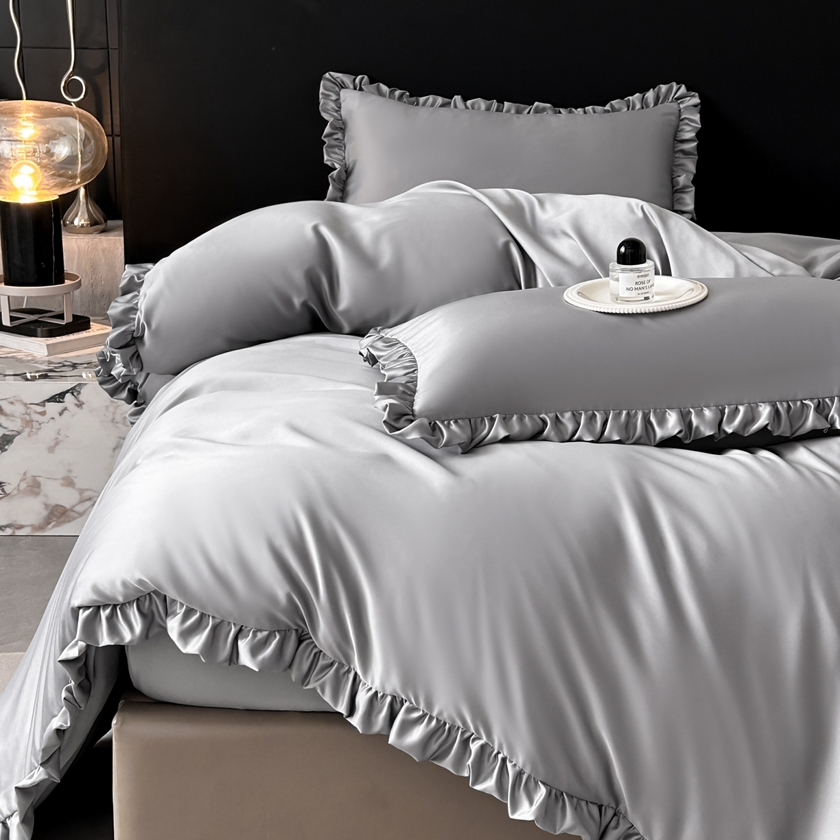 91家纺网 家纺一手货源 找家纺 乐卧家居 2026新款哑光仿真丝高级感卧室时尚四件套-比弗利系列 比弗利-高级灰