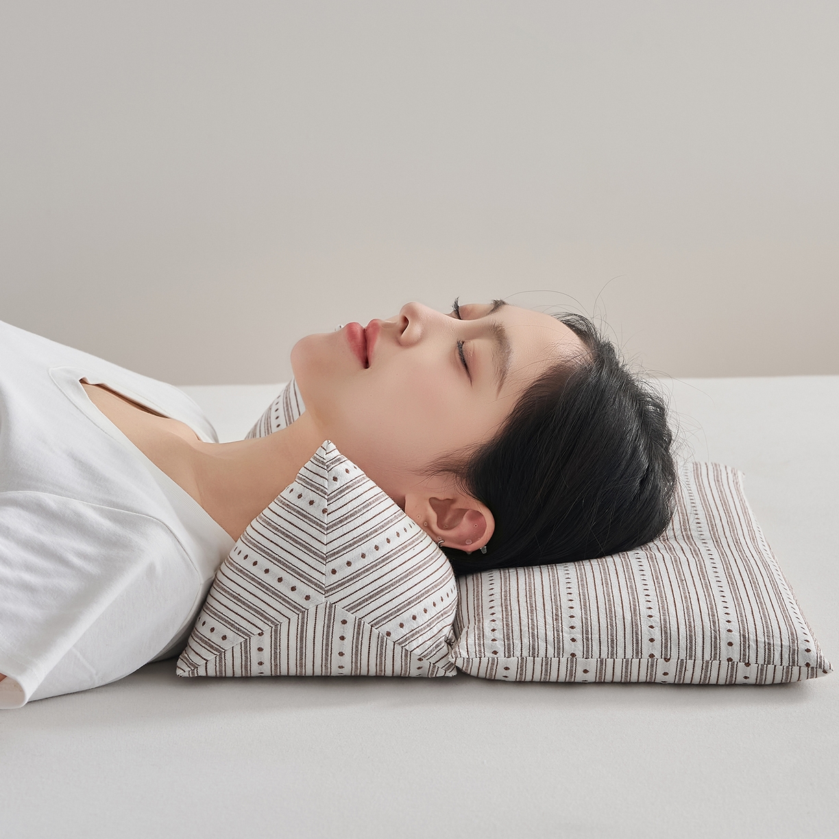 91家纺网 家纺一手货源 找家纺 乐可 2026新款彩条牵引组合枕荞麦枕香丸枕枕头枕芯 彩条牵引组合枕-香丸款-棕