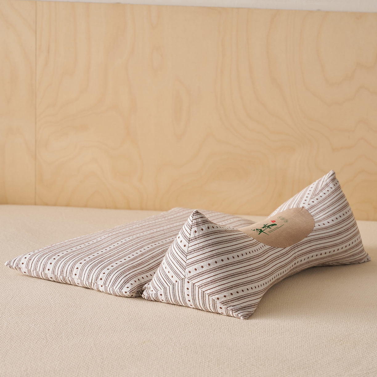 91家纺网 家纺一手货源 找家纺 乐可 2026新款彩条牵引组合枕荞麦枕香丸枕枕头枕芯 彩条牵引组合枕-香丸款-棕