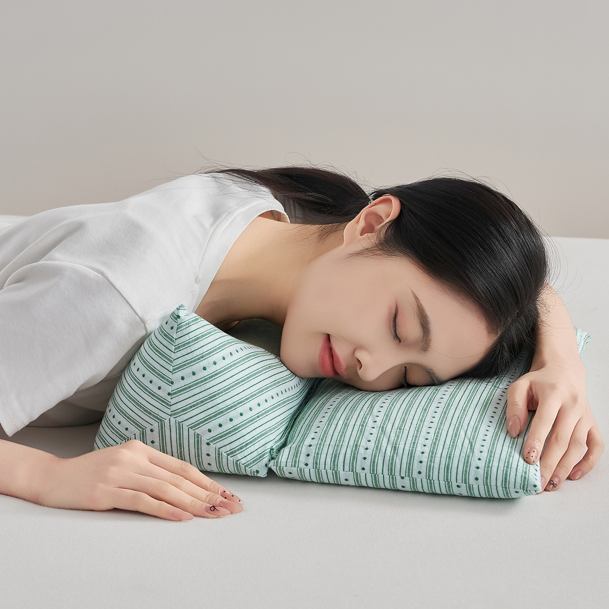 91家纺网 家纺一手货源 找家纺 乐可 2026新款彩条牵引组合枕荞麦枕香丸枕枕头枕芯 彩条牵引组合枕-香丸款-绿