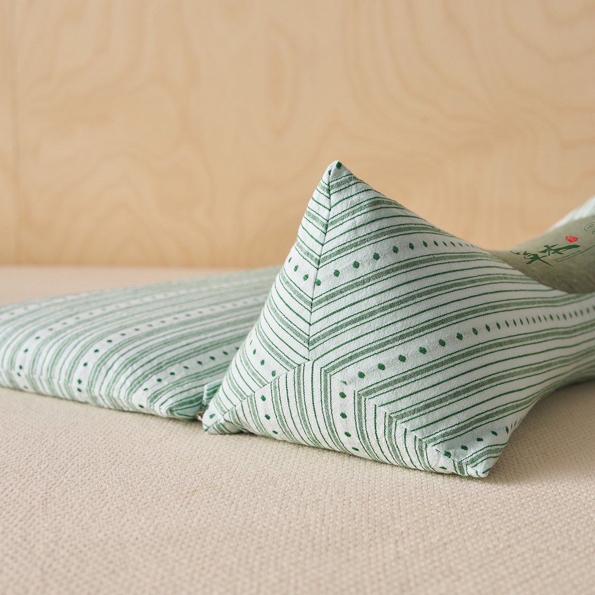 91家纺网 家纺一手货源 找家纺 乐可 2026新款彩条牵引组合枕荞麦枕香丸枕枕头枕芯 彩条牵引组合枕-香丸款-绿