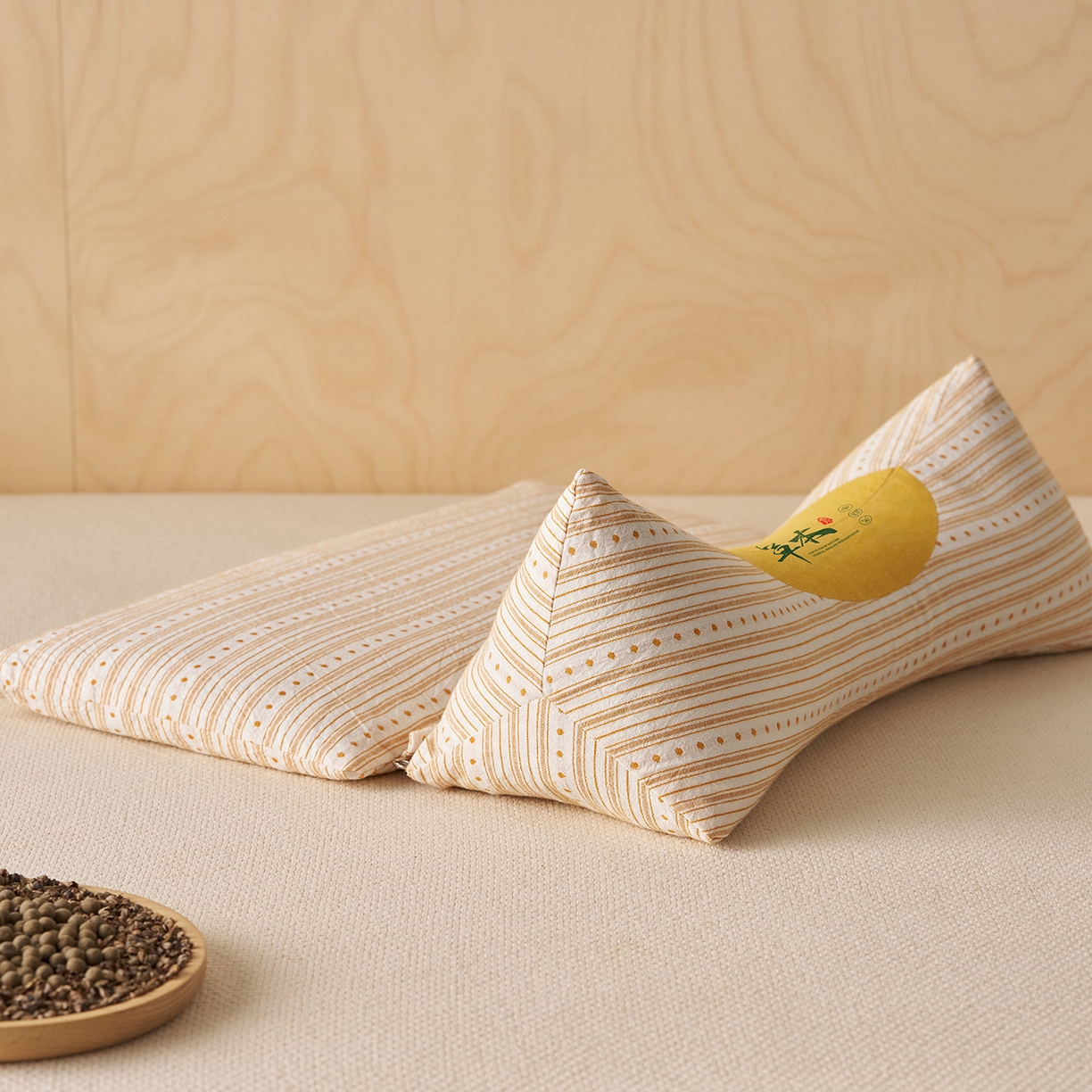91家纺网 家纺一手货源 找家纺 乐可 2026新款彩条牵引组合枕荞麦枕香丸枕枕头枕芯 彩条牵引组合枕-荞麦款-黄