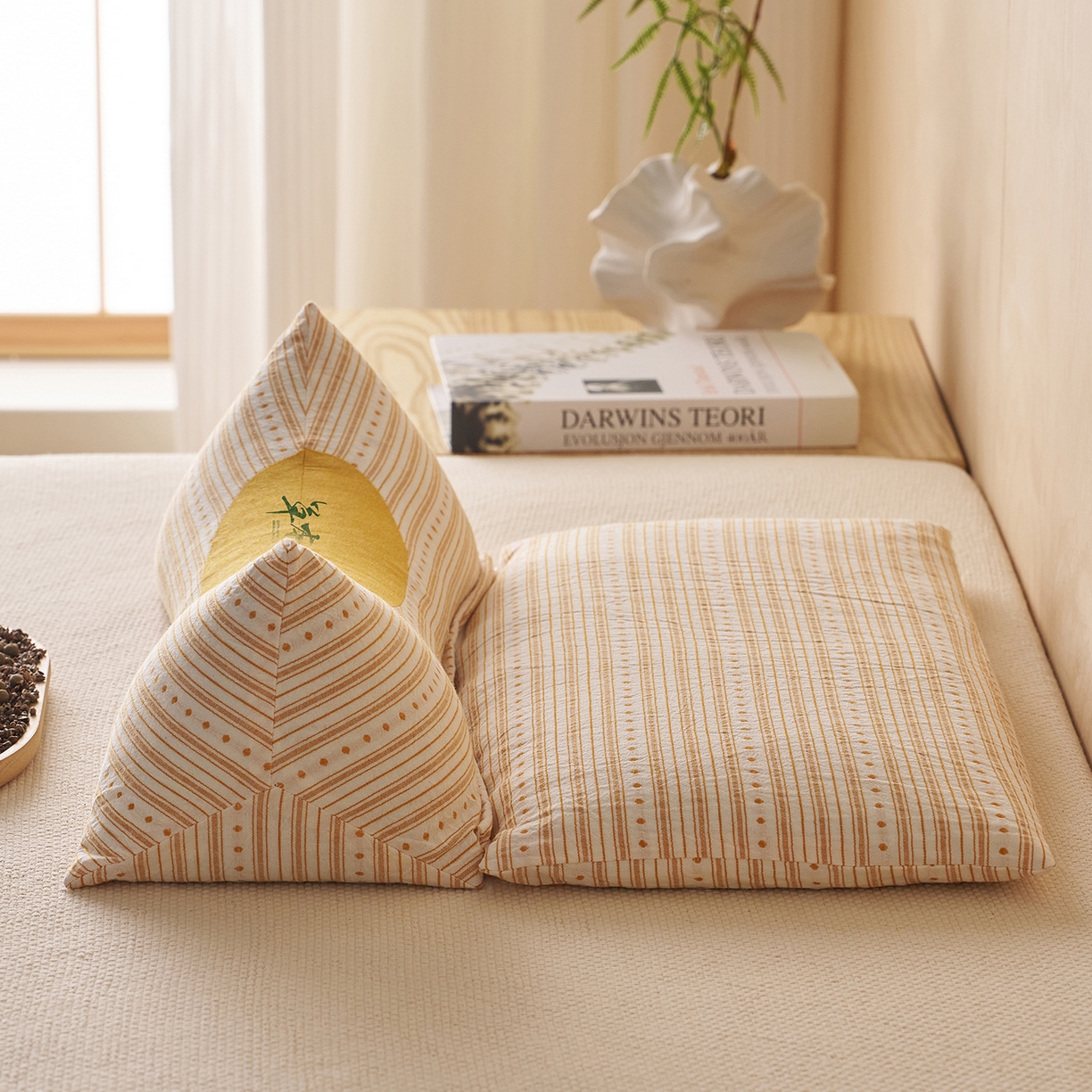 91家纺网 家纺一手货源 找家纺 乐可 2026新款彩条牵引组合枕荞麦枕香丸枕枕头枕芯 彩条牵引组合枕-香丸款-黄