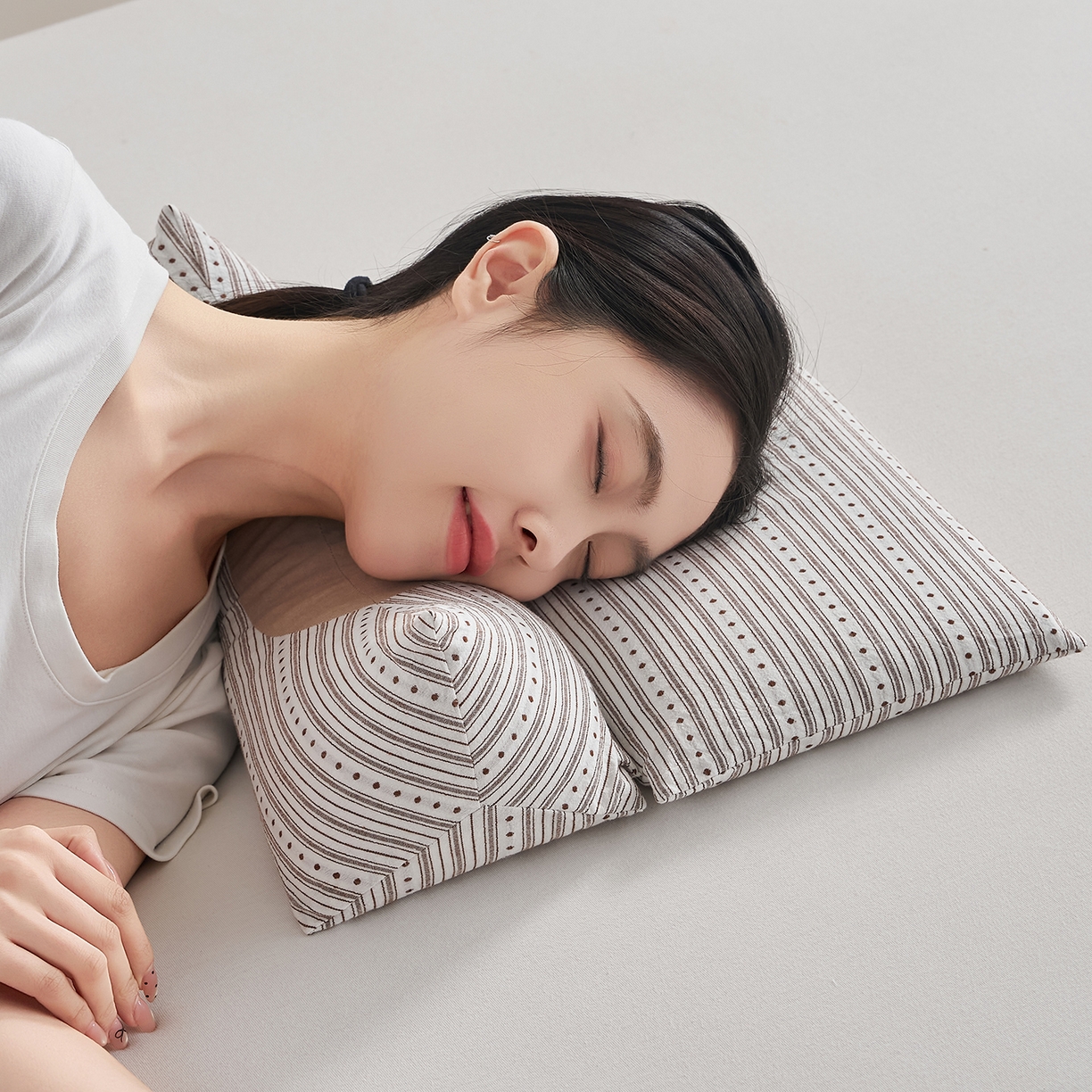 91家纺网 家纺一手货源 找家纺 乐可 2026新款彩条牵引组合枕荞麦枕香丸枕枕头枕芯 彩条牵引组合枕-香丸款-棕