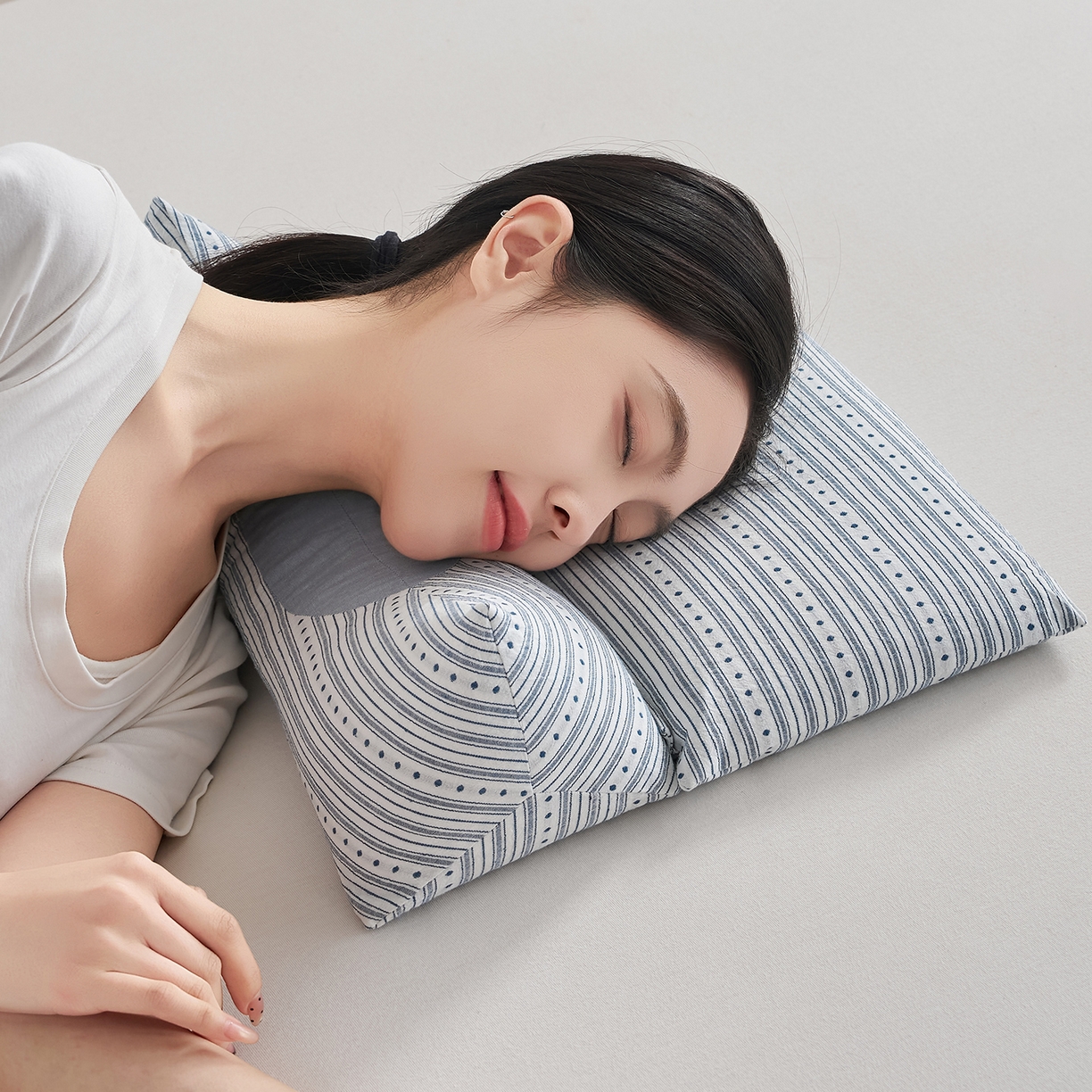 91家纺网 家纺一手货源 找家纺 乐可 2026新款彩条牵引组合枕荞麦枕香丸枕枕头枕芯 彩条牵引组合枕-香丸款-蓝