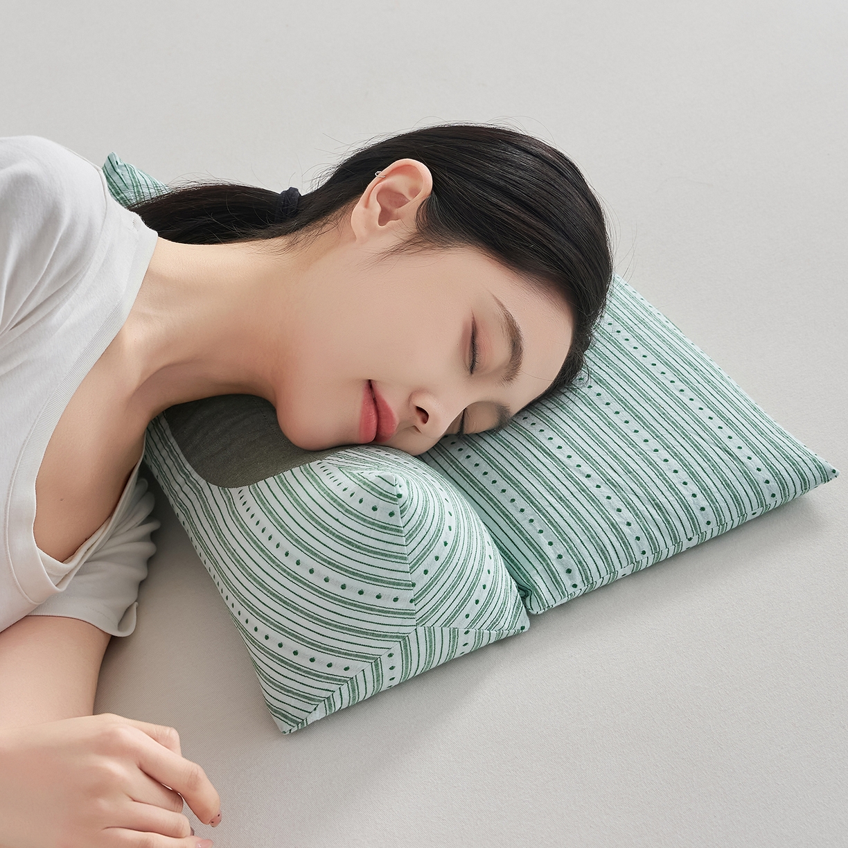 91家纺网 家纺一手货源 找家纺 乐可 2026新款彩条牵引组合枕荞麦枕香丸枕枕头枕芯 彩条牵引组合枕-香丸款-绿