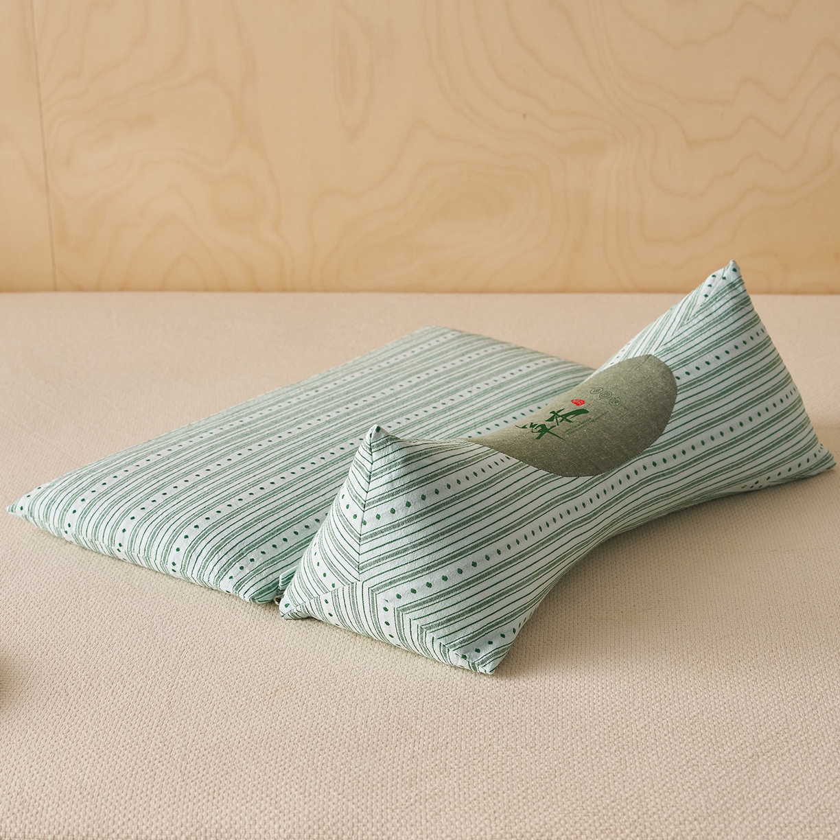 91家纺网 家纺一手货源 找家纺 乐可 2026新款彩条牵引组合枕荞麦枕香丸枕枕头枕芯 彩条牵引组合枕-香丸款-绿