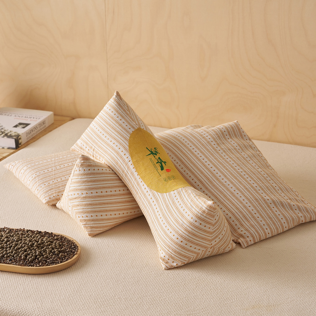 91家纺网 家纺一手货源 找家纺 乐可 2026新款彩条牵引组合枕荞麦枕香丸枕枕头枕芯 彩条牵引组合枕-香丸款-黄