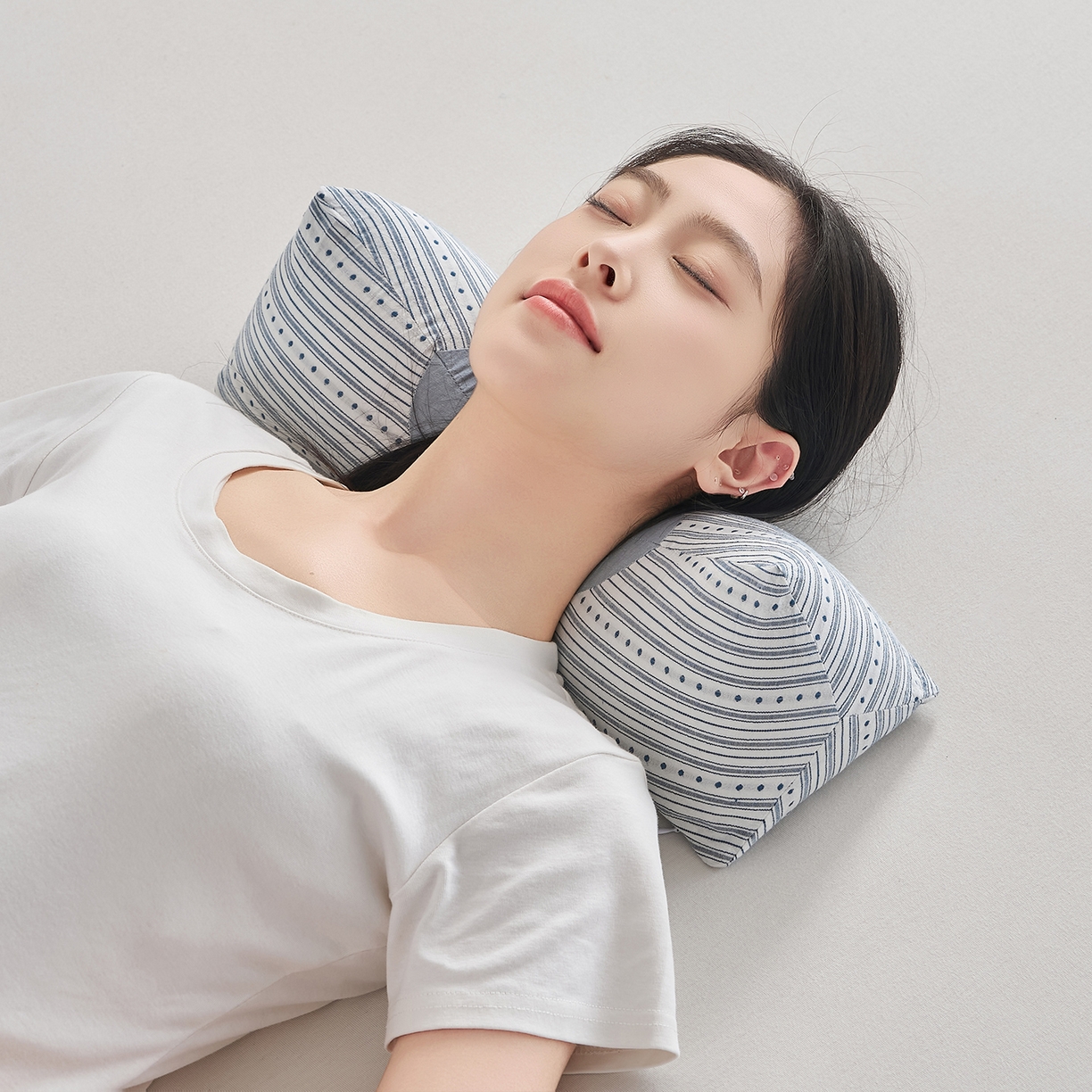 91家纺网 家纺一手货源 找家纺 （总）乐可 2026新款彩条三角枕荞麦枕香丸枕枕头枕芯