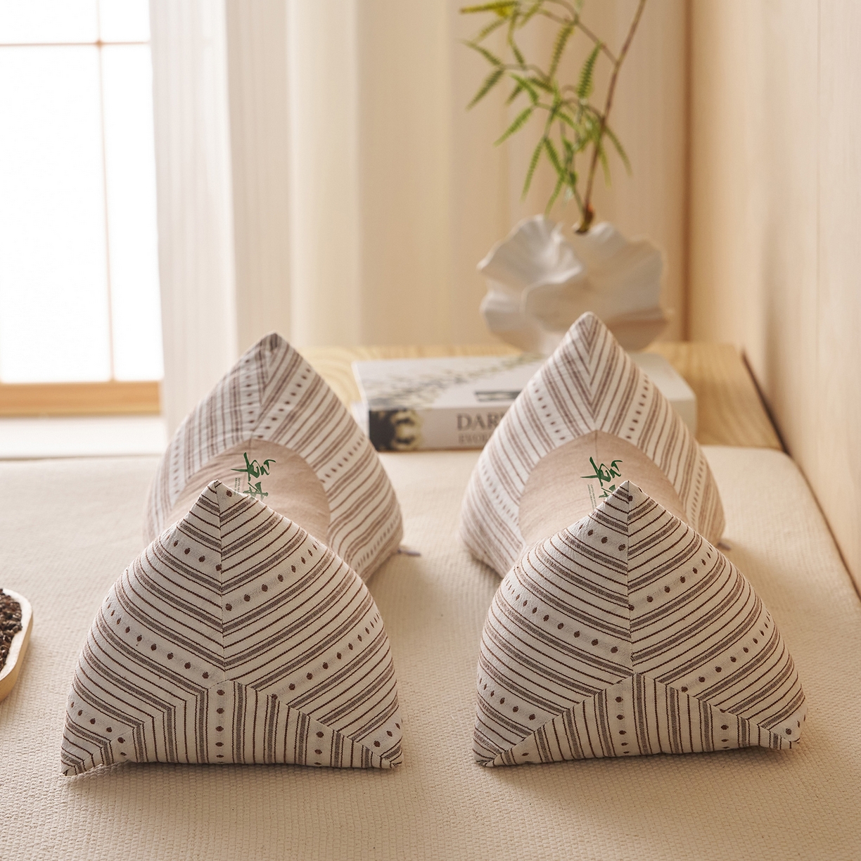 91家纺网 家纺一手货源 找家纺 乐可 2026新款彩条三角枕荞麦枕香丸枕枕头枕芯 彩条三角枕-香丸款-棕