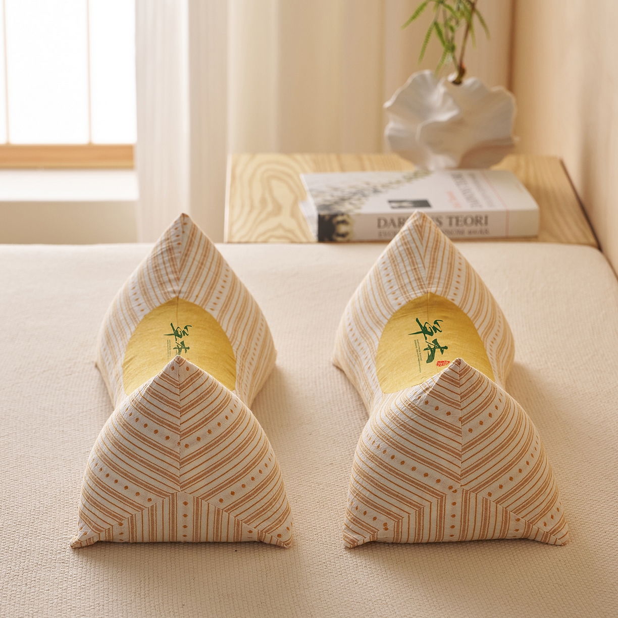 91家纺网 家纺一手货源 找家纺 乐可 2026新款彩条三角枕荞麦枕香丸枕枕头枕芯 彩条三角枕-荞麦款-黄