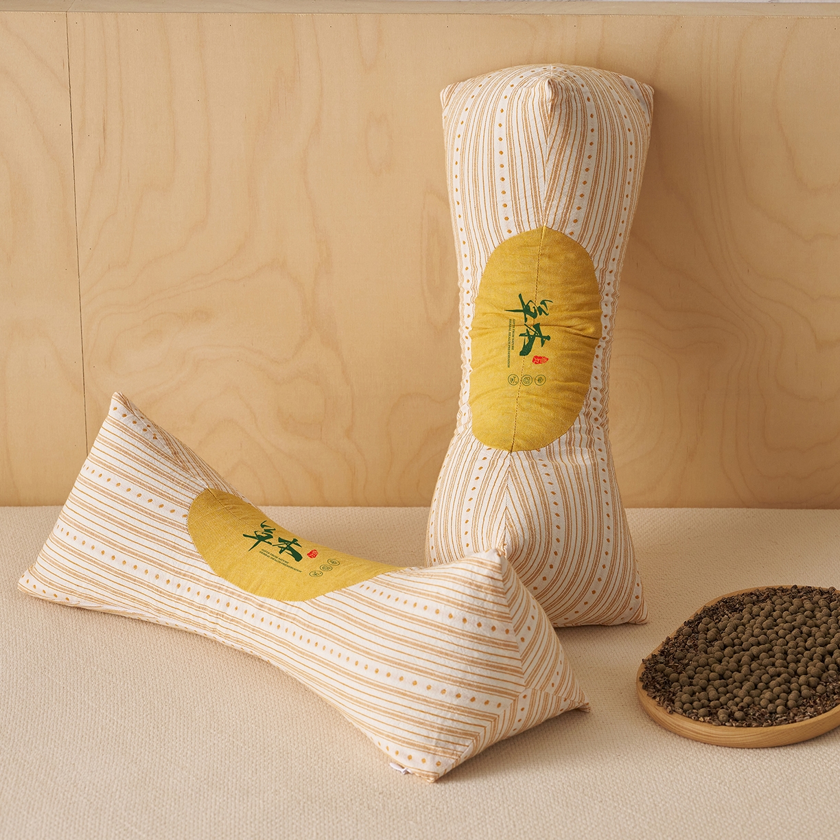 91家纺网 家纺一手货源 找家纺 乐可 2026新款彩条三角枕荞麦枕香丸枕枕头枕芯 彩条三角枕-荞麦款-黄