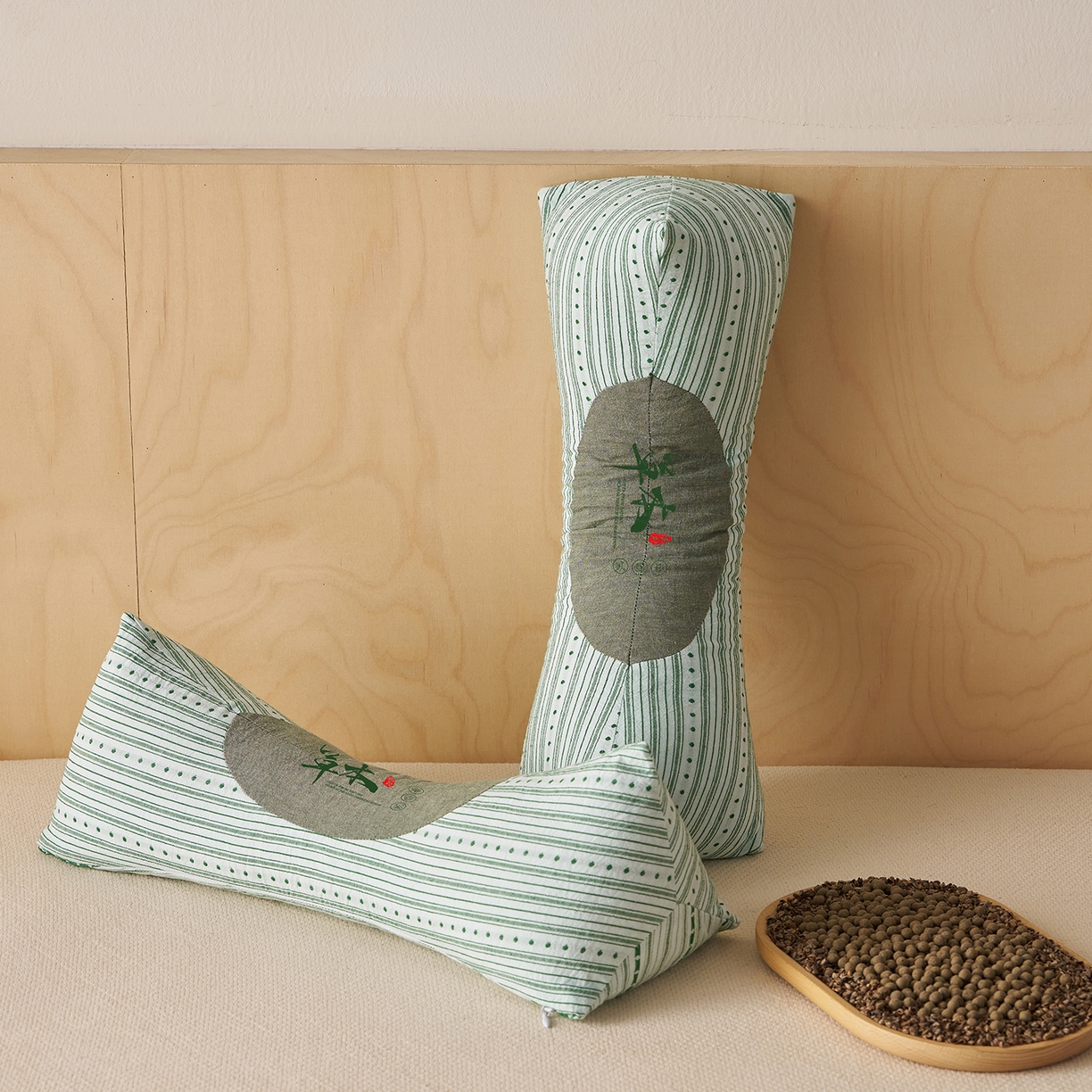 91家纺网 家纺一手货源 找家纺 乐可 2026新款彩条三角枕荞麦枕香丸枕枕头枕芯 彩条三角枕-香丸款-绿