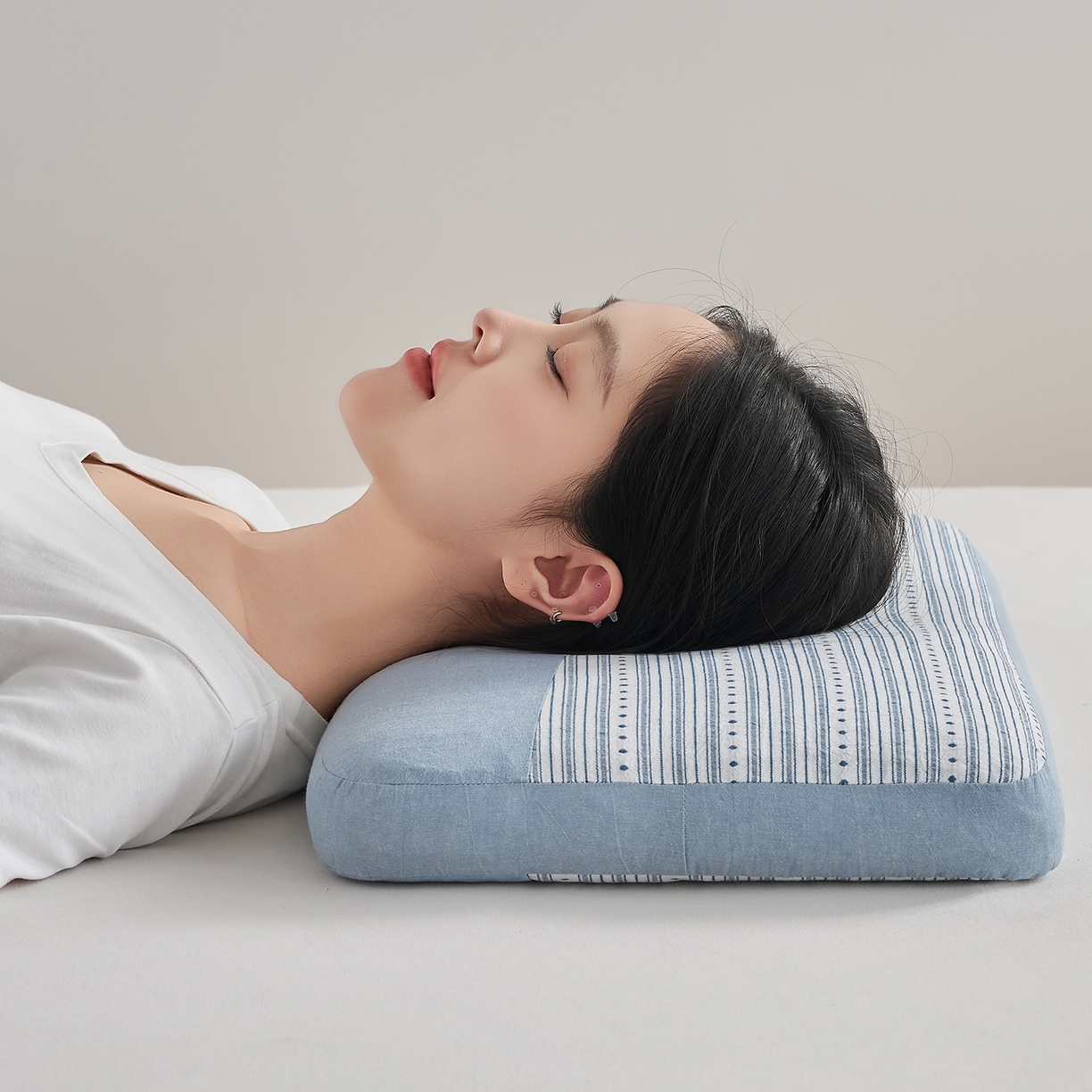 91家纺网 家纺一手货源 找家纺 乐可 2026新款彩条双拼枕荞麦枕香丸枕枕头枕芯 彩条双拼枕-香丸款-蓝